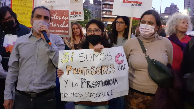 Docentes descartables: otro ataque de Schiaretti a la educación en Córdoba