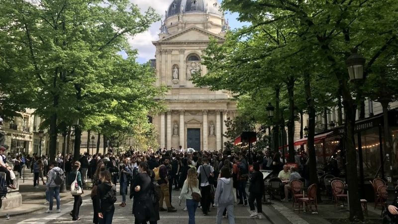 Por temor a las movilizaciones contra Macron y Le Pen las autoridades cierran varias universidades