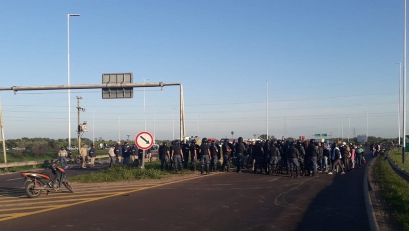 Puente Chaco-Corrientes: represión a trabajadores en lucha por mejores condiciones laborales