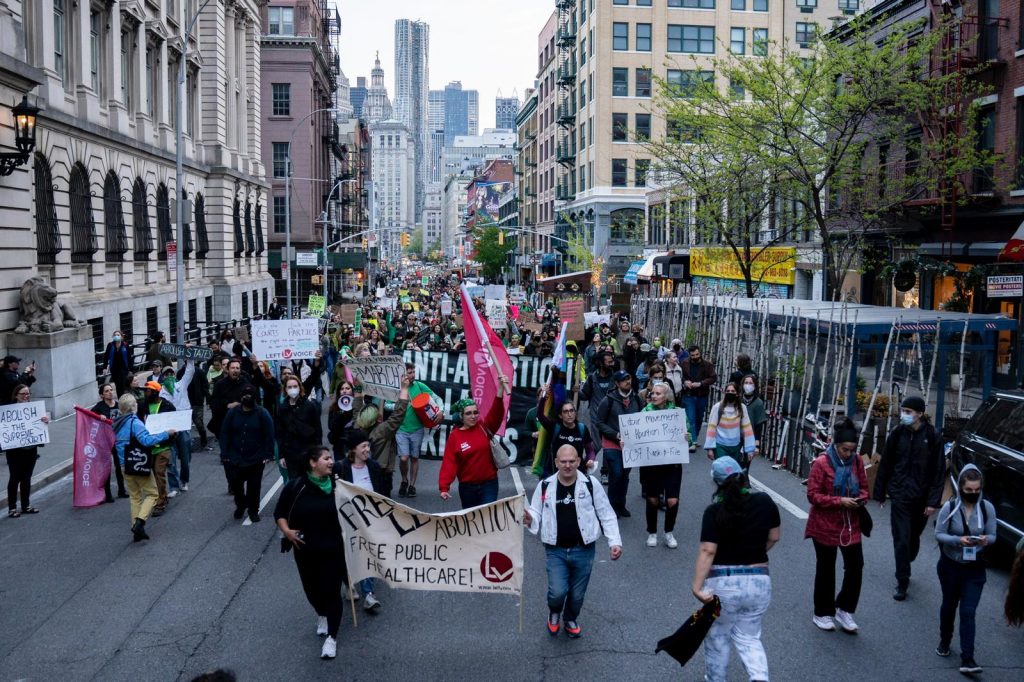 Crónica de una noche de lucha en Nueva York por el derecho al aborto