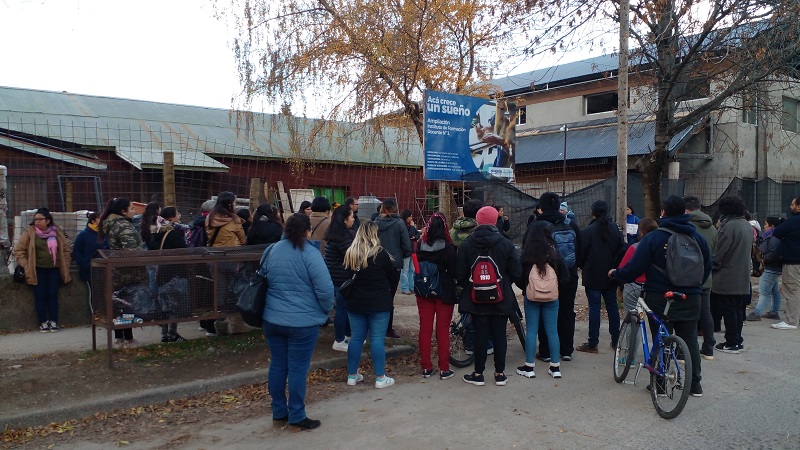 San Martín de los Andes: clase abierta en el ISFD N° 3 en reclamo por la vuelta a clases