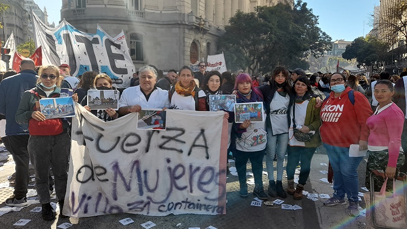 Voces en la Marcha Federal: “Qué bueno que estés acá seño” el mensaje de una mamá a docentes 