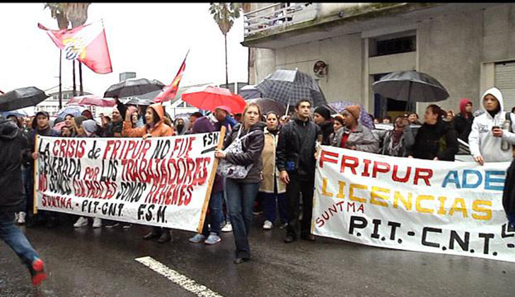 Una patronal amiga del gobierno que busca descargar su crisis sobre los trabajadores 