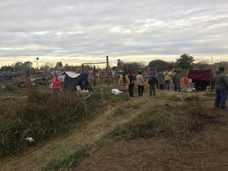 Rosario: decenas de familias de la zona oeste reclaman un lugar para vivir