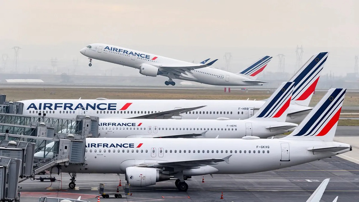 Los trabajadores preparan una histórica huelga en el principal aeropuerto francés