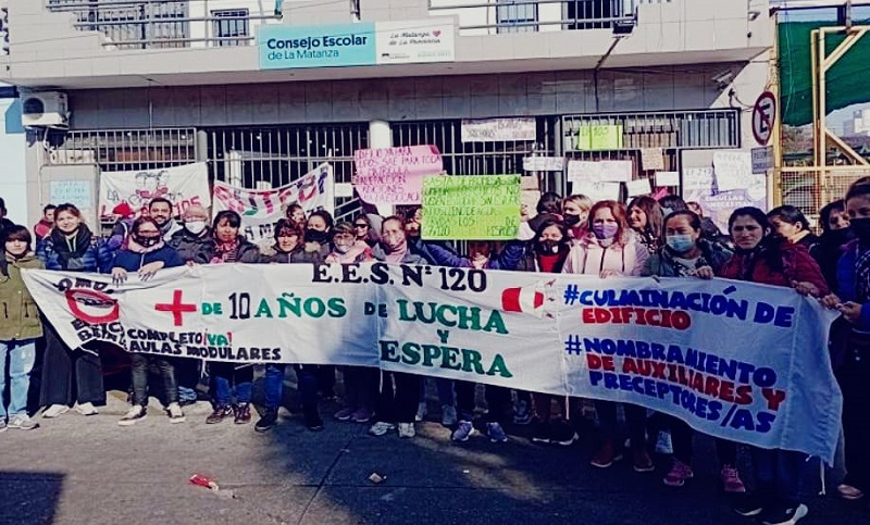 Movilización y barrera policial en La Matanza: ¿cómo sigue la pelea por calefacción y escuelas en condiciones?