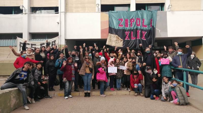 Tras lograr algunas de sus demandas, estudiantes levantan la toma del Zipoli 