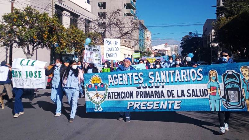 Trabajadores de la salud paran y movilizan por sus salarios en Jujuy