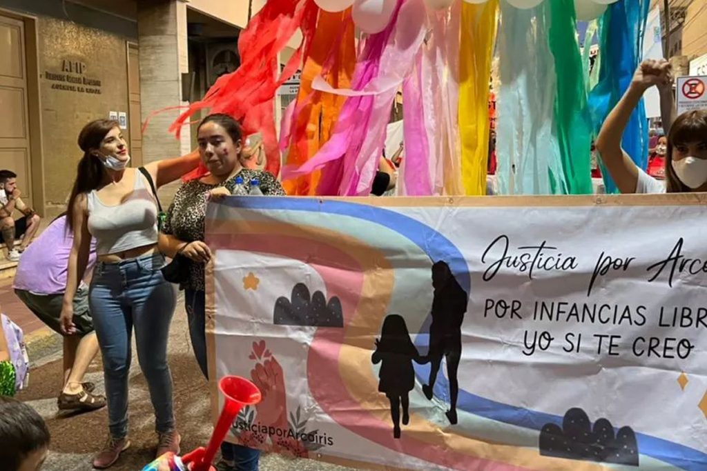 Conferencia de prensa y reclamo desde el Congreso por "Justicia para Arcoiris"