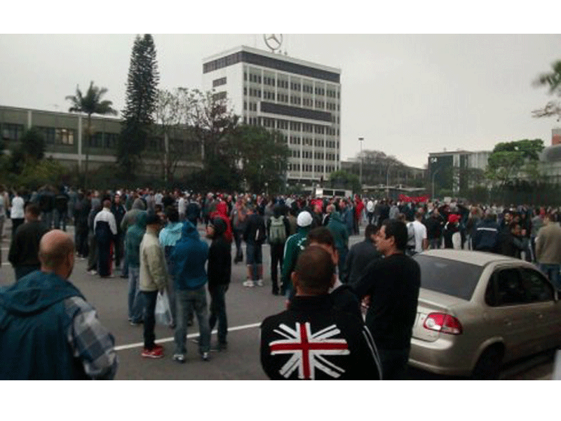 Brasil: asamblea vota continuar la huelga en Mercedes Benz