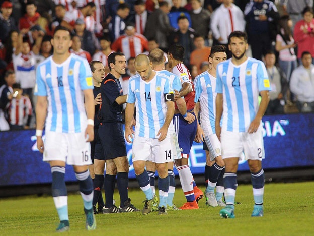 Argentina no encontró el equipo y empató ante Paraguay 