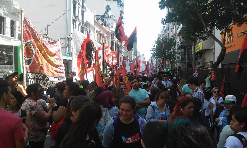 Concentración en la Casa de la Provincia de Buenos Aires en solidaridad con vecinos de Merlo