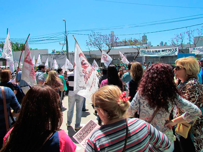 Santa Fe: concentración contra la reforma jubilatoria y por aumento de emergencia