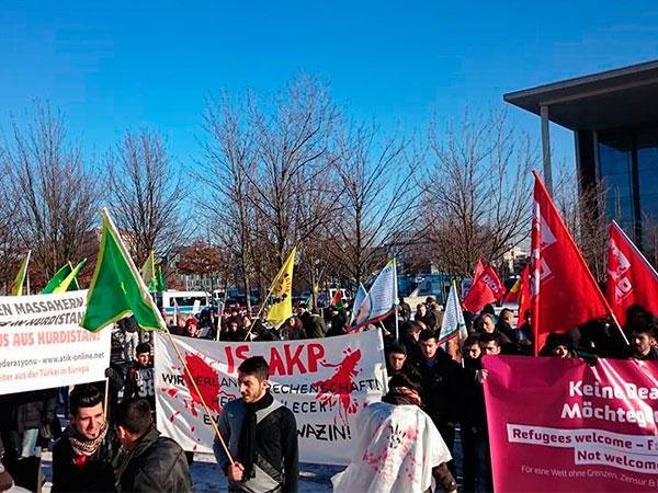 Berlín: manifestación contra la visita del primer ministro turco 