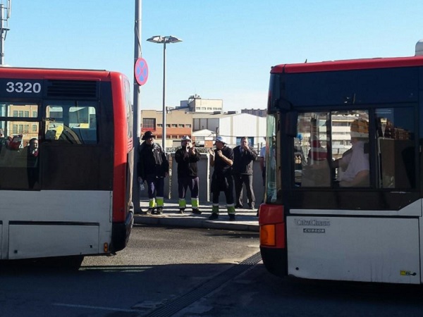 Comienzan con fuerza los paros de Autobuses de Barcelona