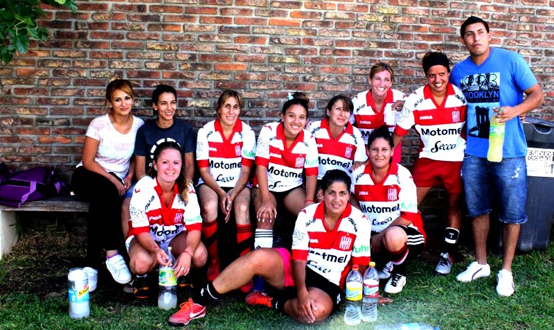 Torneo de fútbol femenino en solidaridad con la juegoteca de MadyGraf 