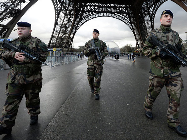 Estado de emergencia: arbitrariedad policial e islamofobia en Francia