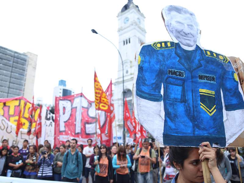 “La juventud contra el Garro(tazo)”