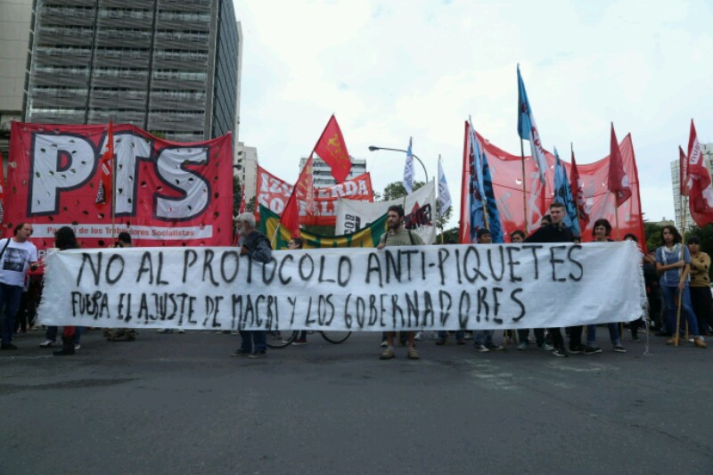 La Plata: cientos desafiaron el “protocolo antipiquete” del intendente Garro