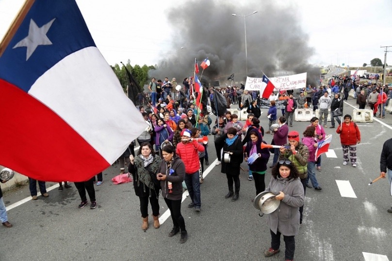 Convocan a diversas marchas en Chiloé mientras gobierno envía fuerzas especiales