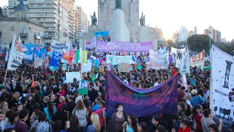 Trescientas denuncias semanales por violencia de género en Rosario