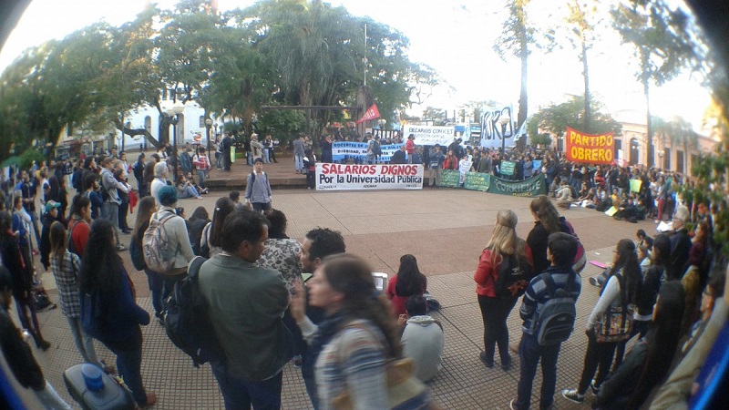 Misiones marchó contra el ajuste en la educación