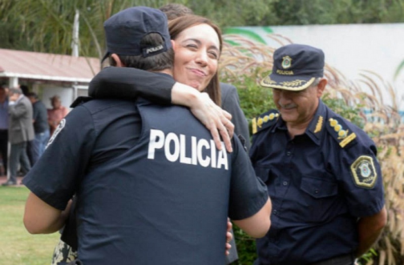 Aumento a policías: cobrarán el doble que un auxiliar de educación