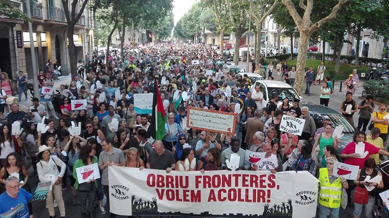 40.000 manifestantes al grito de "abrid fronteras"