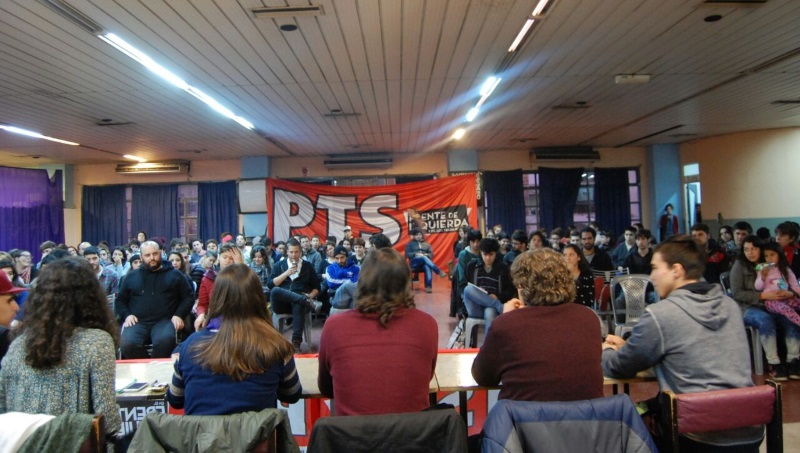 Del Caño y Castillo reunieron a cientos de jóvenes en Rosario