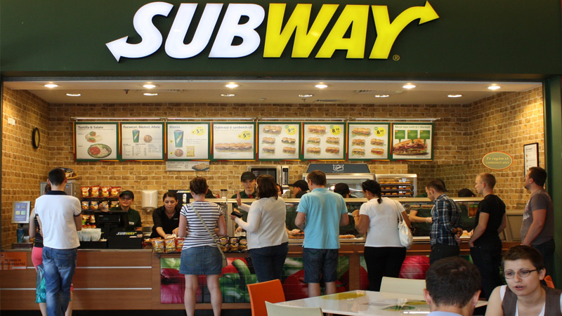 En Subway ser mujer y tener un hijo son sinónimos de discriminación y precarización