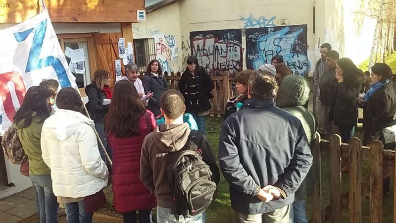 Estudiantes y docentes del ISFD N°3 de San Martín de los Andes reclamaron por deficiencias edilicias