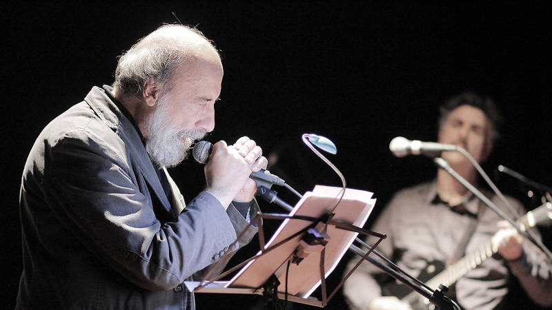 Raúl Zurita: “Si he intentado trabajar con mi vida, debo trabajar también con mi muerte”