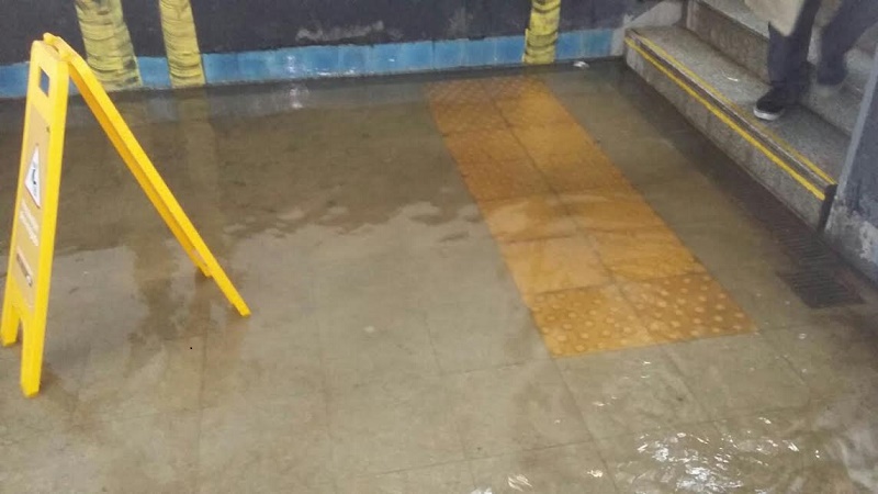 [VIDEO] El subte inundado por una tormenta: trabajadores y usuarios en peligro