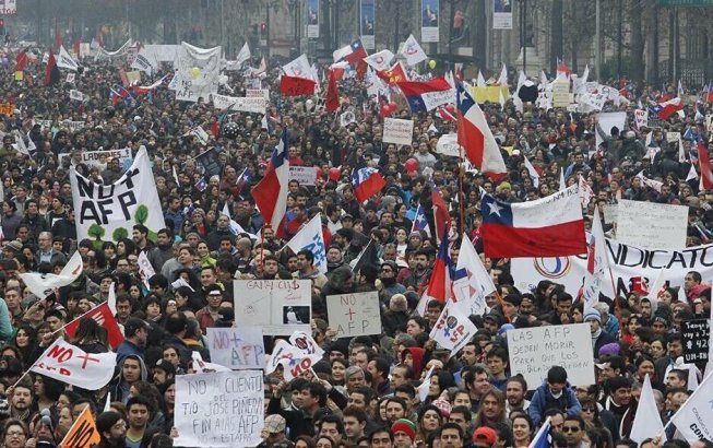 Dirigentes sindicales chilenos preparan un paro nacional para el 4 de noviembre