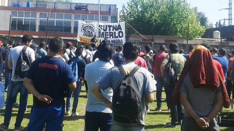 Pirelli: los trabajadores votan medidas de lucha contra los despidos