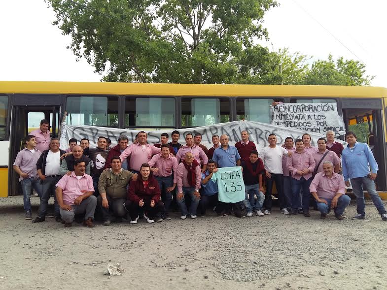 Choferes y técnica de la línea ESTE y 520 de La Plata continúan de paro