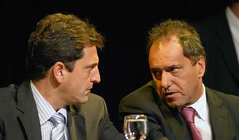 Scioli se sacó los cortos y se reunió con intendentes