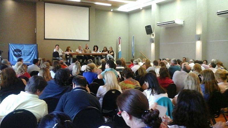 Córdoba: Asamblea provincial de UEPC vota un plan de no lucha