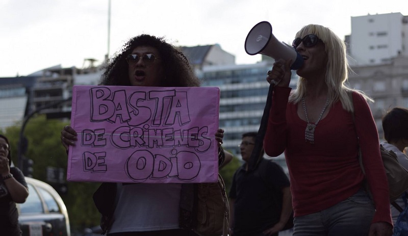 Frente a la Casa de Misiones exigieron #JusticiaPorEvelyn y basta de travesticidios