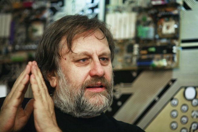 De la farsa a la tragedia: Žižek respalda a Trump