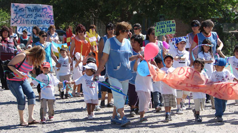 Marchan en Centenario por los Derechos del Niño