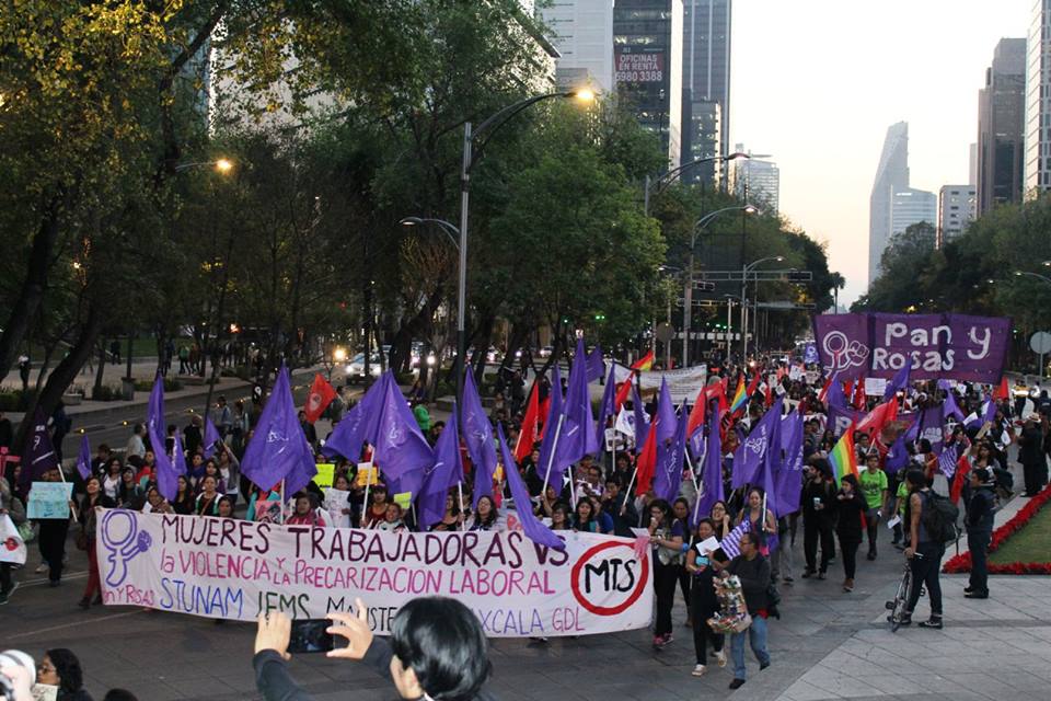 Marchan Miles de Mujeres por las calles de CDMX