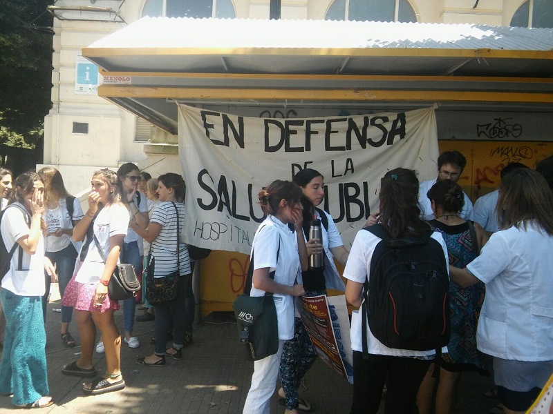 Los trabajadores de la salud realizan el primer paro del año a Vidal