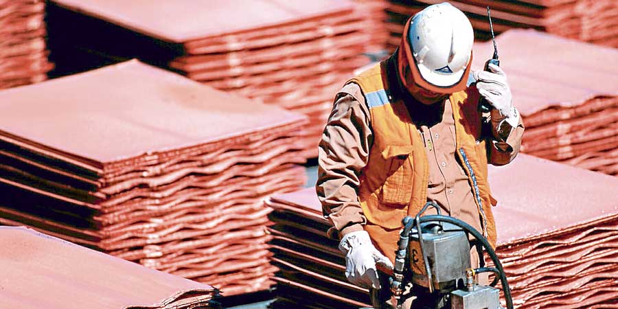 Escondida intransigente con los trabajadores en un escenario de alza en el cobre