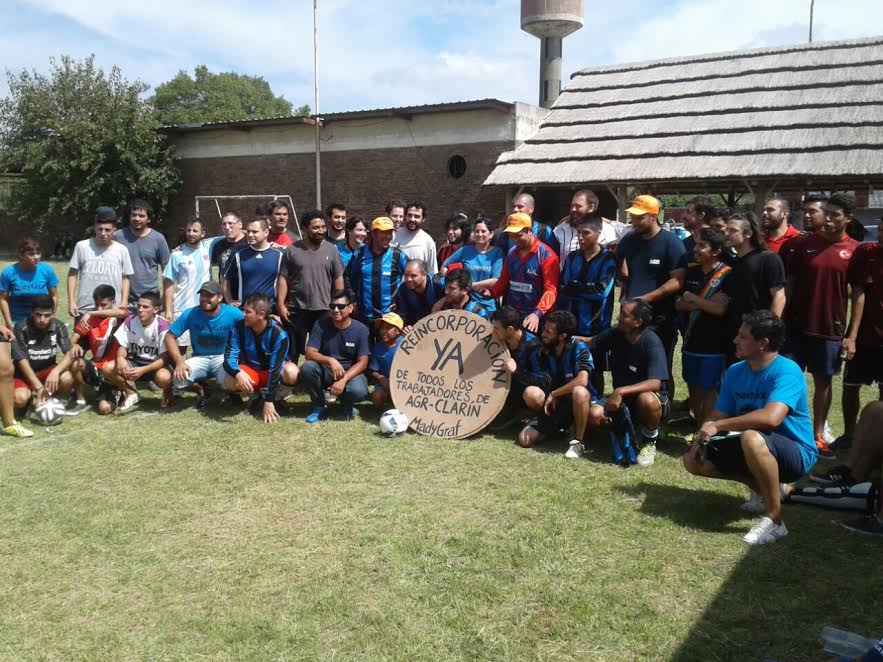 Obreros del parque industrial presentes en el torneo solidario con los trabajadores de AGR-Clarín