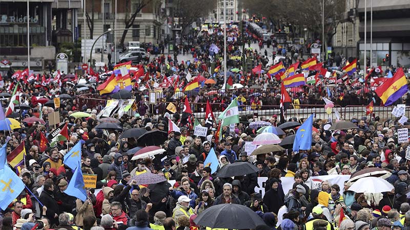 Frente a los nuevos ajustes y la impunidad: retomar la movilización en las calles 