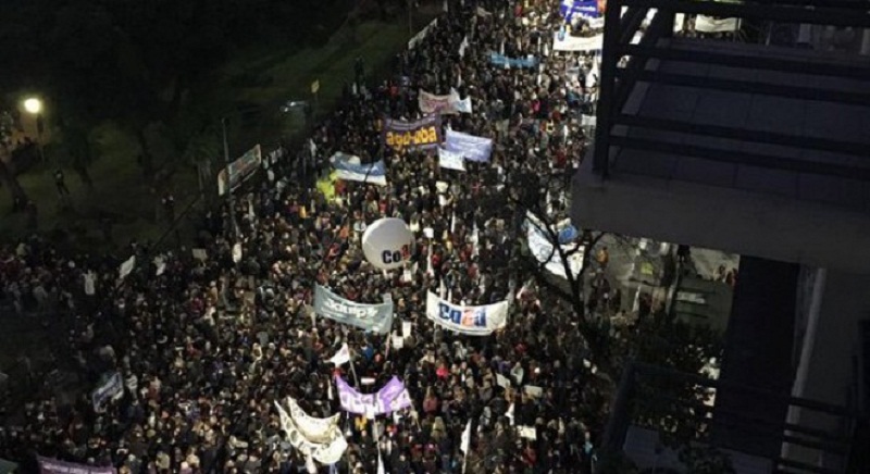 Rosario: Docentes universitarios van al paro