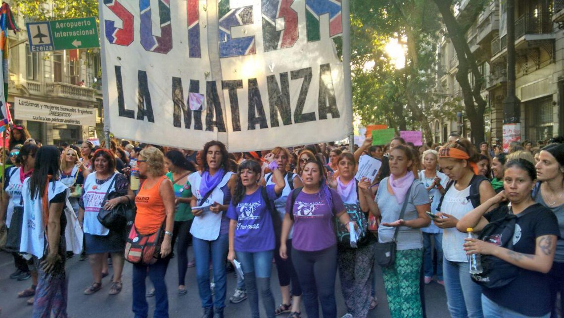 Suteba La Matanza: centenares de docentes marcharon por la educación y contra la violencia machista