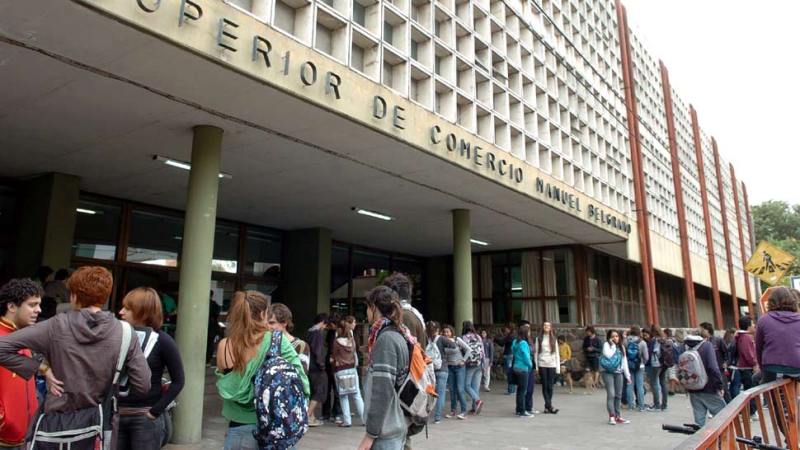 Córdoba: docentes del preuniversitario Manuel Belgrano en Asamblea Permanente