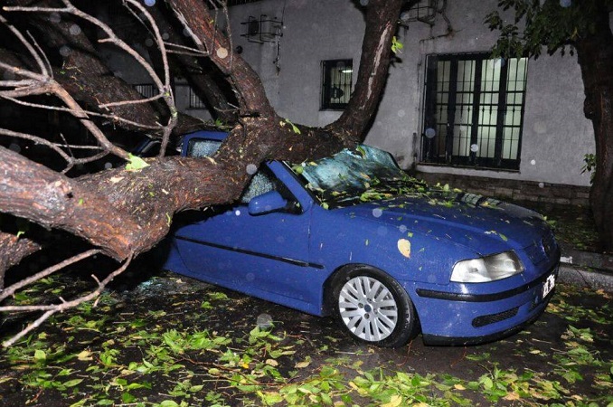 Mendoza: un muerto tras las fuertes tormentas en el este provincial